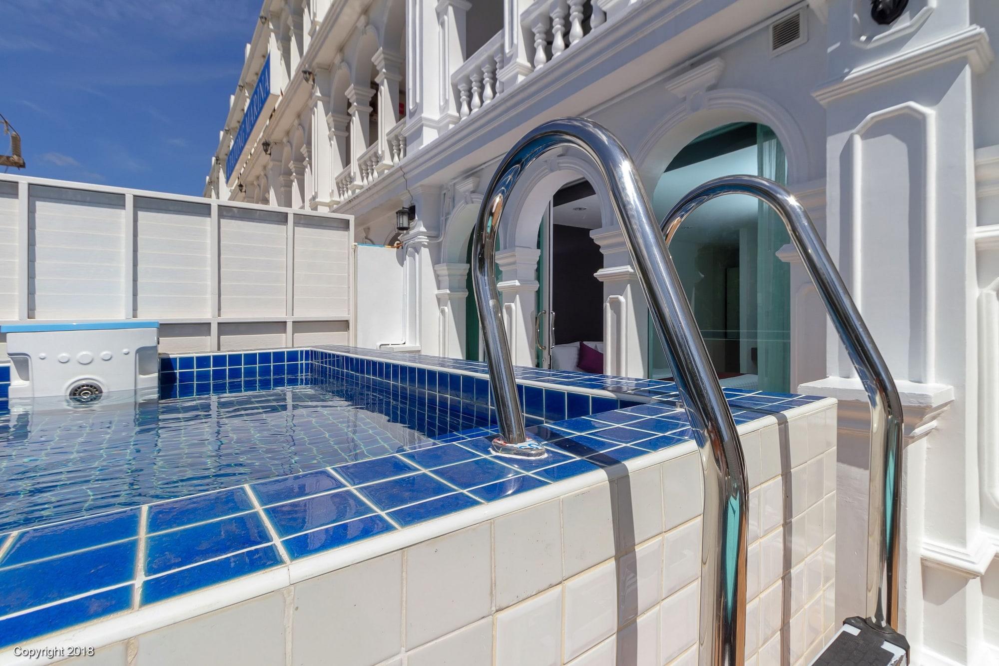 מלון Modern Living Phuket